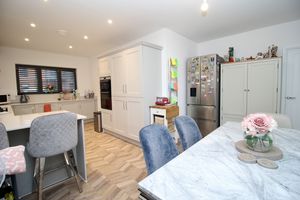 Kitchen/Diner- click for photo gallery